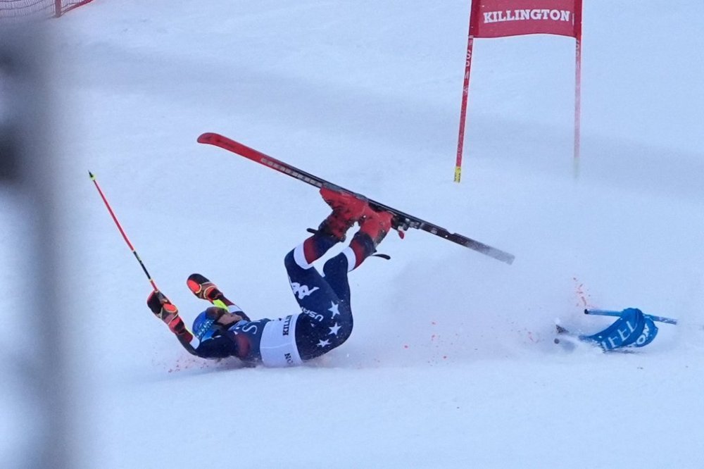 FILE - Mikaela Shiffrin, of the United States, crashes during the second run of a women's World Cup giant slalom skiing race, Saturday, Nov. 30, 2024, in Killington, Vt. (AP Photo/Robert F. Bukaty, File)