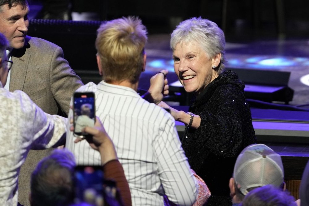 Anne Murray greets members of the audience as she leaves the Grand Ole Opry House after the Anne Murray All Star Tribute Event in Nashville, Tenn., on Monday, Oct. 27, 2025. THE CANADIAN PRESS/Mark Humphrey