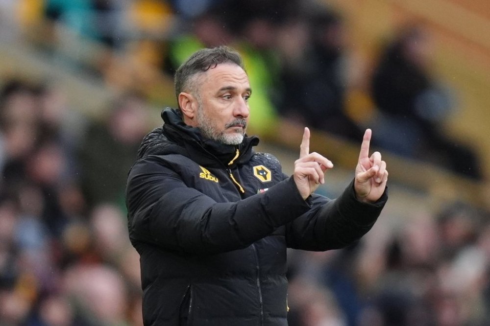 Wolverhampton Wanderers manager Vitor Pereira gestures on the touchline, during the English Premier League soccer match between Wolverhampton Wanderers and Burnley, in Wolverhampton, England, Sunday, Oct. 26, 2025. (Jacob King/PA via AP)