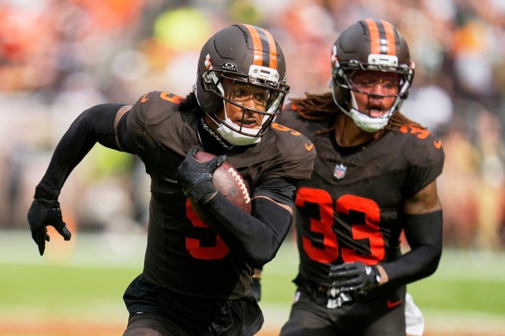 FILE Cleveland Browns' Grant Delpit returns after interception during the second half of an NFL football game against the Green Bay Packers Sunday, Sept. 21, 2025, in Cleveland. (AP Photo/Sue Ogrocki, File)
