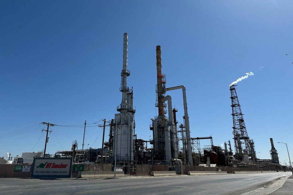 The HF Sinclair Navajo Refinery stands in Artesia, New Mexico, May 21, 2025. (AP Photo/Susan Montoya Bryan)