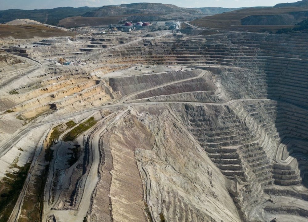Teck Resources' Highland Valley Copper Mine is seen in an aerial view near Logan Lake, B.C., on Thursday, Sept. 11, 2025. THE CANADIAN PRESS/Darryl Dyck