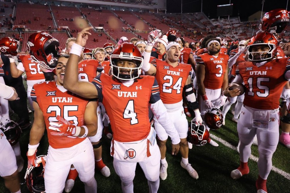 Utah quarterback Devon Dampier and Utah player sing the fight song after beating Arizona State of an NCAA college football game Saturday, Oct. 11, 2025, in Salt Lake City, Utah. (AP Photo/Jeffrey D. Allred)