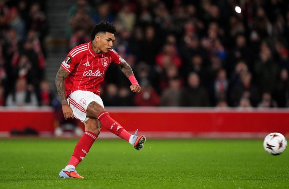 Nottingham Forest's Igor Jesus scores their side's second goal of the game from the penalty spot during the UEFA Europa League match between Nottingham Forest and Porto, in Nottingham, England, Thursday Oct. 23, 2025. (Mike Egerton/PA via AP)