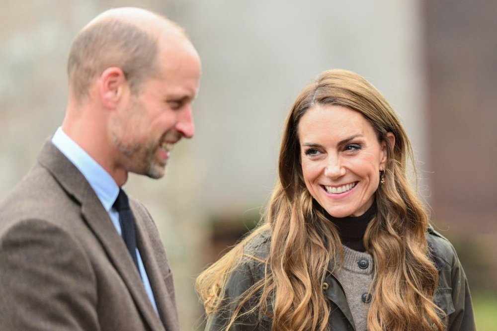 Britain's Prince William and Kate, Princess of Wales during a visit to Mallon Farm, a flax farm in County Tyrone that is spearheading the revival of flax growing for linen, in Cookstown, Northern Ireland, Tuesday, Oct. 14 2025. (Samir Hussein/Pool Photo via AP)