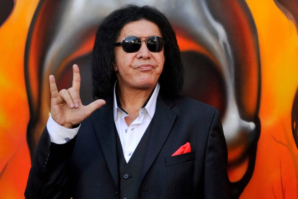 Kiss rocker Gene Simmons recovering after crashing SUV
