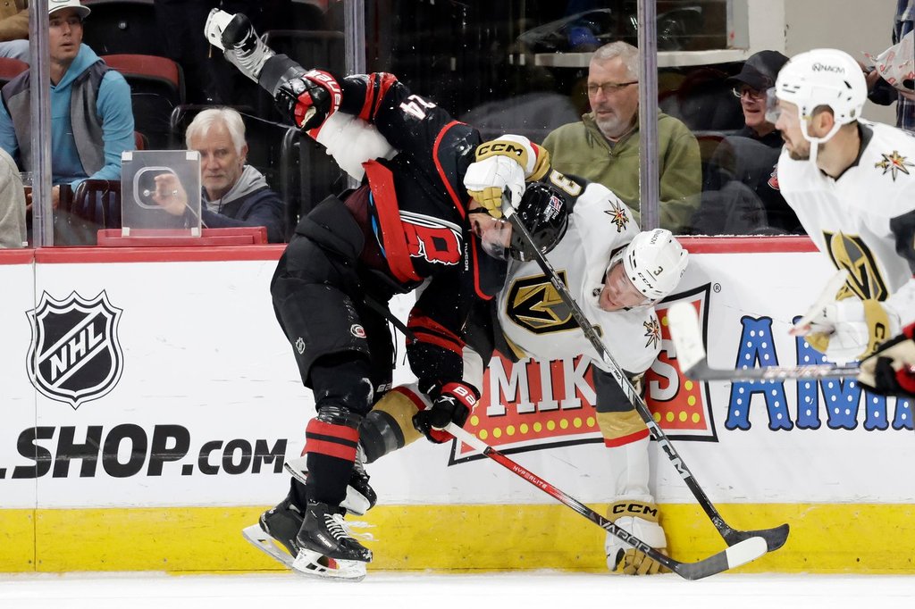 Golden Knights Edge Hurricanes 5-4 in Back-and-Forth Stanley Cup Final Opener