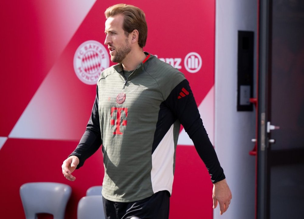 Bayern Munich'S Harry Kane attends a training session ahead of the Champions League's match against Club Brugge, in Munich, Germany, Tuesday, Oct. 21, 2025. (Sven Hoppe/dpa/dpa via AP)