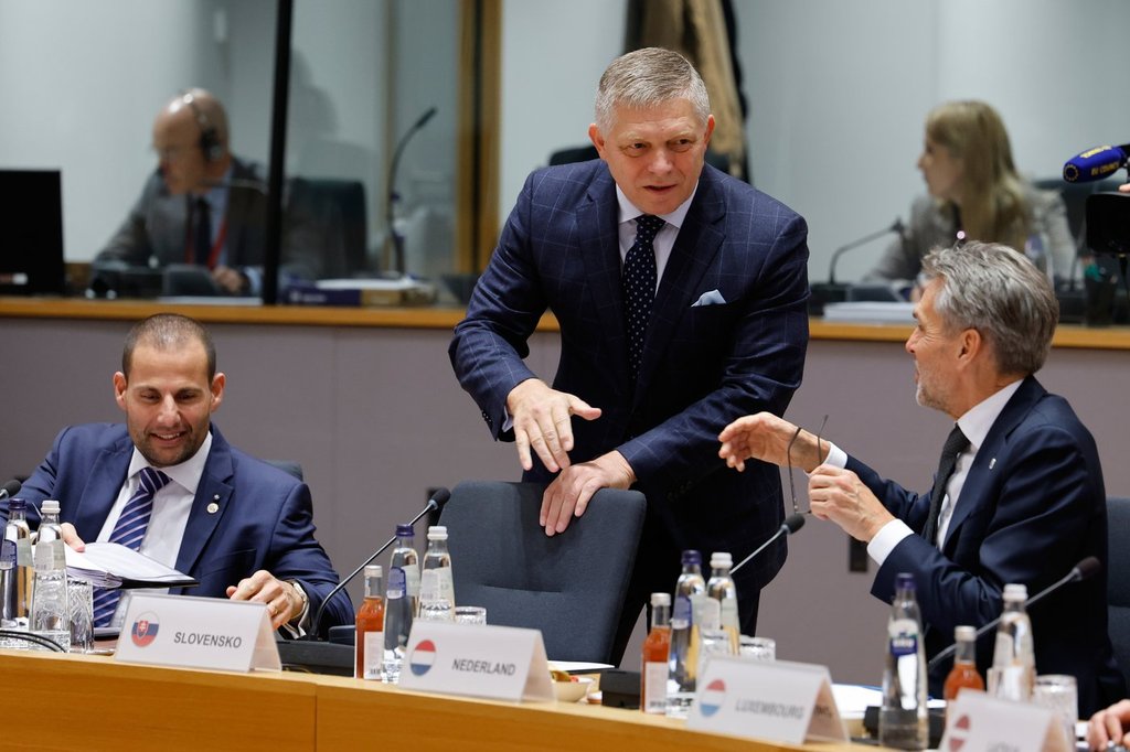 Zelenskiy and Fico Agree to Maintain High-Level Contacts