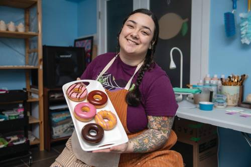 Marta Guerrero photo
                                L&rsquo;artiste Solange Roy présente une exposition de céramiques à la galerie d&rsquo;art du CCFM.