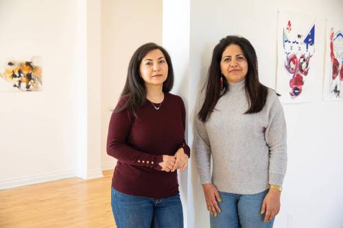 Marta Guerrero photo
                                Mancy et Farzaneh Rezaei, sœurs et artistes
                                Supplied
                                Farzaneh and Mancy Rezaei