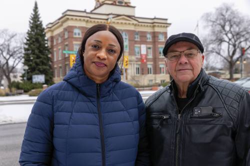 Marta Guerrero photo
                                Bintou Sacko (à gauche) et David Dandeneau
