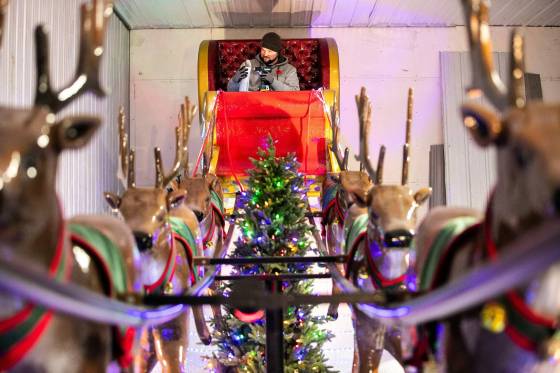 The parade will begin at 5 p.m. Saturday, Nov. 15 at Portage Avenue and Main Street. (Mikaela MacKenzie / Free Press)