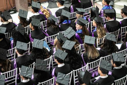 MIKAELA MACKENZIE / FREE PRESS files
                                The Max Rady College of Medicine convocation ceremonies at the U of M Bannatyne campus on May 15. Doctors Manitoba says the provincial government’s next goal should be making it easier for doctors to stay in Manitoba.