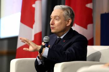 Ruth Bonneville / Free Press
                                Finance Minister François-Philippe Champagne speaks to a Winnipeg Chamber of Commerce event crowd Friday morning at the Inn at The Forks.