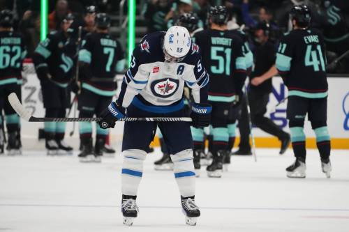 Lindsey Wasson / THE ASSOCIATED PRESS
                                Winnipeg Jets centre Mark Scheifele reacts to the Jets loss against the Seattle Kraken during their season-long six-game road trip. The club would finish the trip 2-4 as part of their 3-6 skid to pass the quarter point of the season.