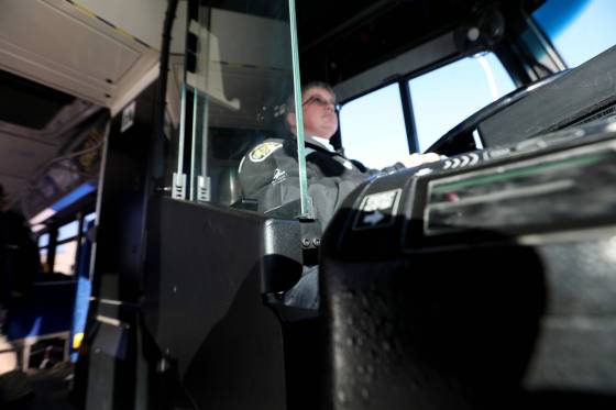 A Winnipeg Transit bus after the installation of a new glass shield to protect drivers in 2018. (Ruth Bonneville / Free Press files)