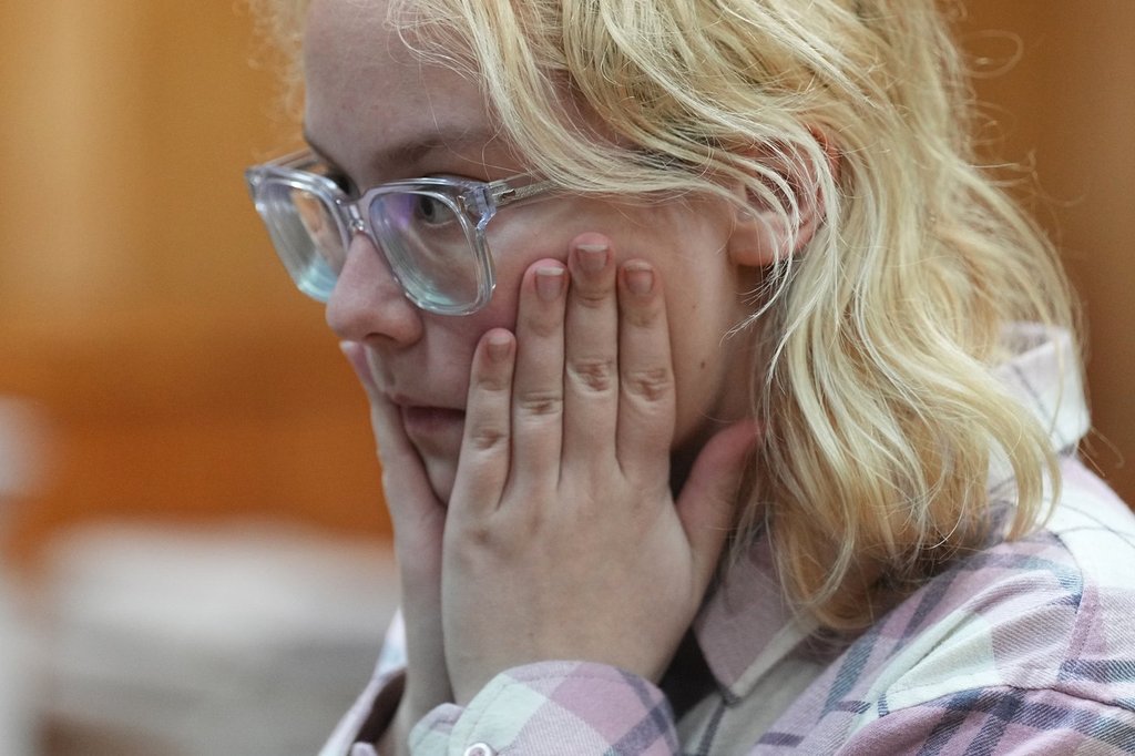 Russian Singer Diana Loginova Performs at Warsaw Festival After Saint Petersburg Arrest