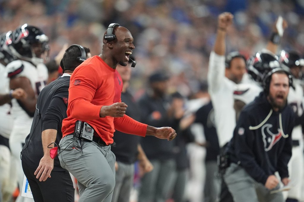 Texans’ defense shines in 20-16 win over Colts as Stroud returns