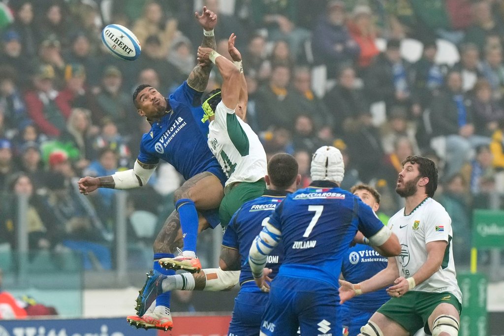 スプリングボクス、トリノでのイタリア戦で早々にレッドカードを受けた後、再び14人でプレー – ウィニペグ・フリー・プレス