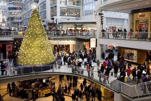 People Christmas shop in the Eaton Centre in Toronto, on December 23, 2009. THE CANADIAN PRESS/Darren Calabrese