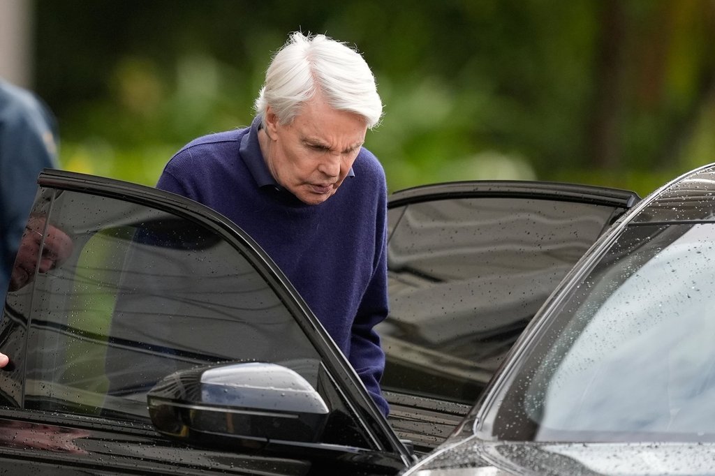 Former Abercrombie CEO Faces March Competency Hearing