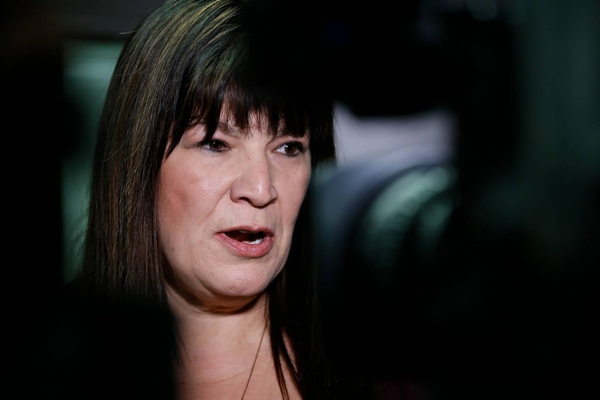 Minister faces critics of supervised drug site at forum