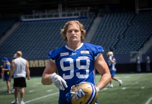 JESSICA LEE / FREE PRESS FILES
                                The Winnipeg Blue Bombers announced Wednesday they re-signed Canadian defensive tackle Cam Lawson to a two-year extension.