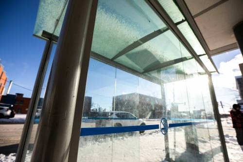 MIKAELA MACKENZIE / FREE PRESS 
                                Polycarbonate panels have held up well in Winnipeg&rsquo;s bus shelters as an alternative to glass.