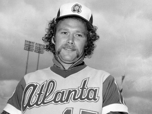 FILE - Atlanta Braves pitcher Andy Messersmith poses, April 1976. (AP Photo/File)