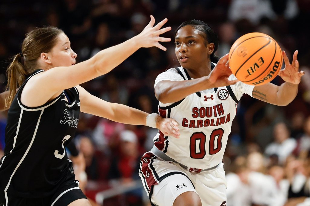 winnipegfreepress.com - The Associated Press - Tessa Johnson and Madina Okot score 18 points each as No. 3 South Carolina beats Providence 96-55