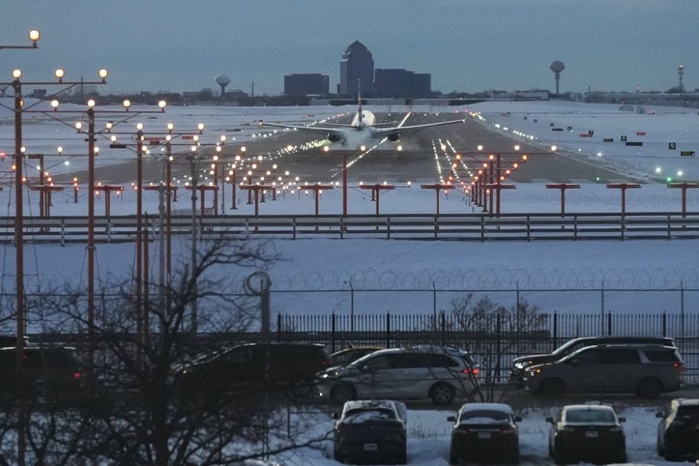 A winter storm threatens to bring blizzards and ice to parts of the U.S., hampering holiday travel