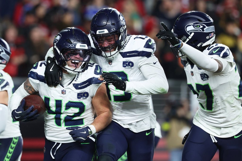 Seahawks ace final regular-season test, shut down 49ers and enter playoffs as No.1 seed