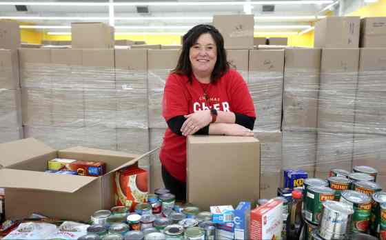 Shawna Bell, head of the Christmas Cheer Board, at the organization's new hamper pick-up location at 1441 Main St. (Ruth Bonneville / Free Press files)