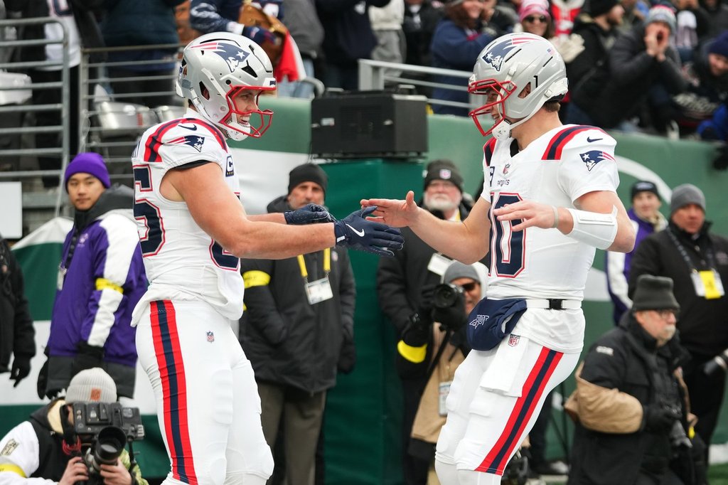 ペイトリオッツがジェッツを42対10で破った試合で、メイはキャリアハイとなる5TDパスを記録した。今、彼らはAFC東地区のタイトルを待っている – Winnipeg Free Press