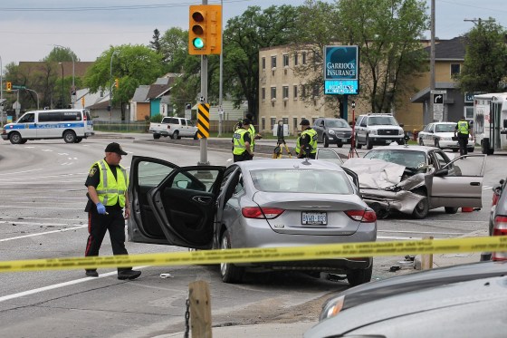 Traffic collisions are a billion-dollar business in Manitoba. (Mike Deal / Free Press Files)