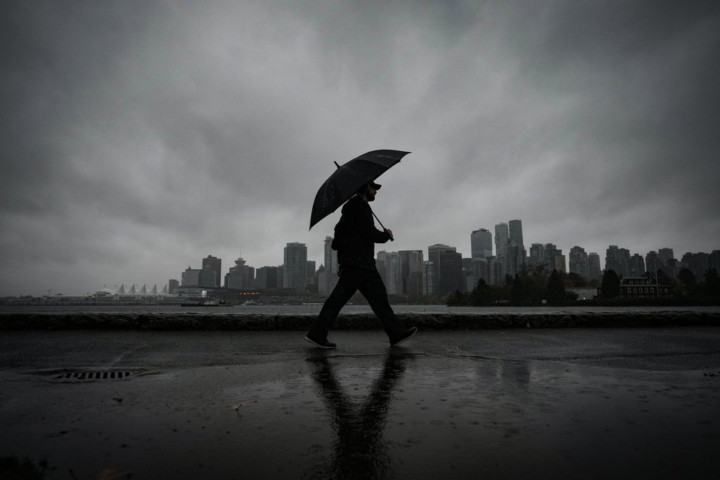 Atmospheric river expected along B.C. south coast; 'main brunt' arriving Sunday