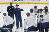 MIKE DEAL / FREE PRESS
                                Winnipeg Jets head coach Scott Arniel instructs his team during practice at Canada Life Centre on Monday. Arniel noted the club plays nine out of their next 11 games at home, which the team should use to their advantage.