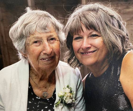 Irene Bergthorson and her daughter Trina. (Supplied)