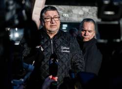 Pimicikamak Cree Nation Chief David Monias (left) and Manitoba Keewatinowi Okimakanak Inc. (MKO) Grand Chief Grand Chief Garrison Settee speak to the media during a tour with politicians and media at Pimicikamak Cree Nation, Man., last Wednesday. (John Woods / Free Press files)