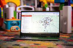 MIKAELA MACKENZIE / FREE PRESS
                                The Mapping Winnipeg website has 11 maps covering everything from seasonal activities to thrift store locations.