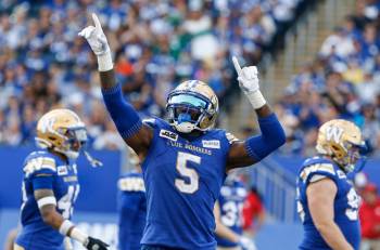 JOHN WOODS / THE CANADIAN PRESS FILES
                                Winnipeg Blue Bombers&rsquo; Willie Jefferson re-signed with the team Thursday. The defensive lineman is chasing franchise and CFL records.