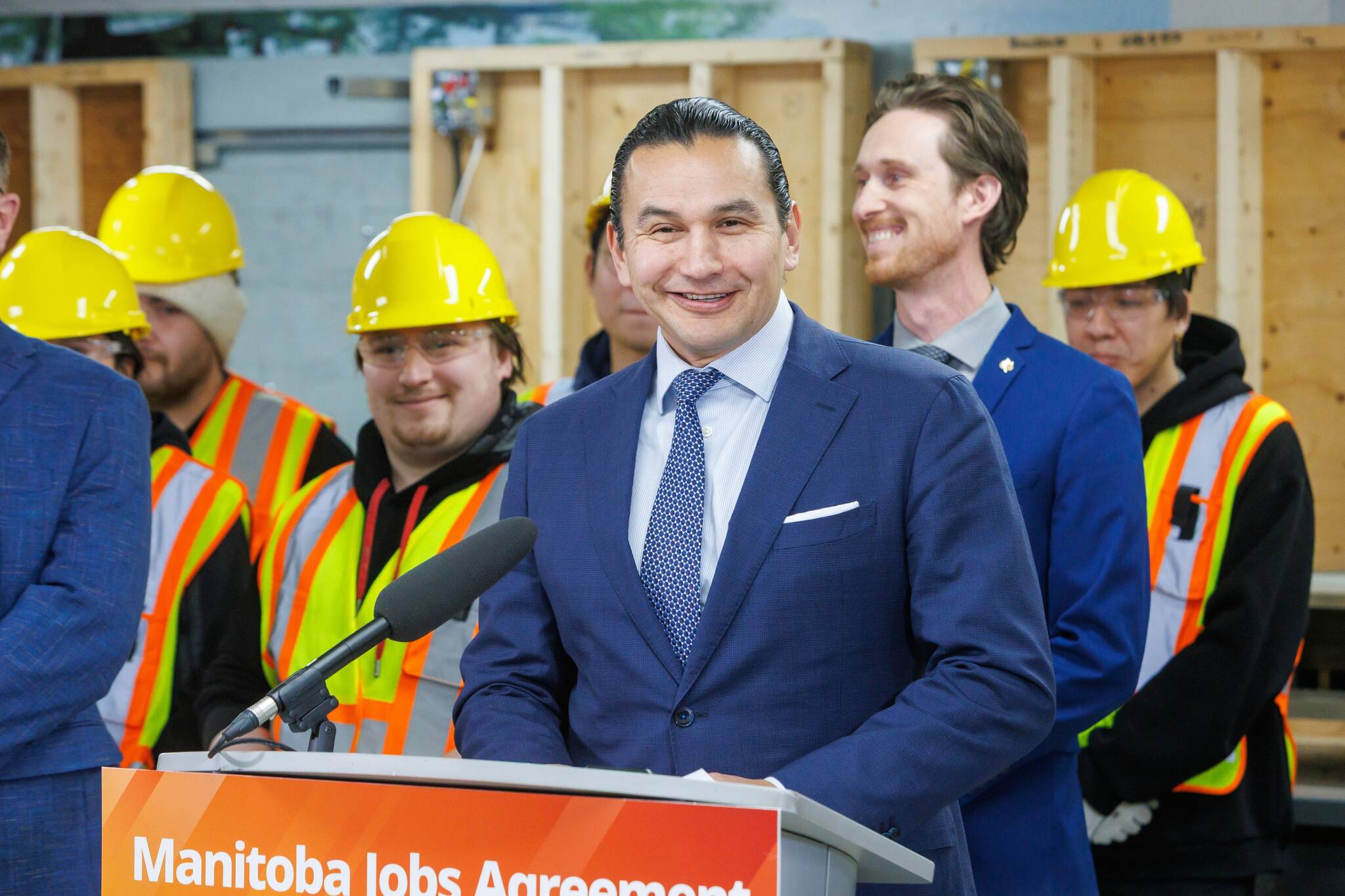 ‘Let the workers choose’: union criticizes construction contract