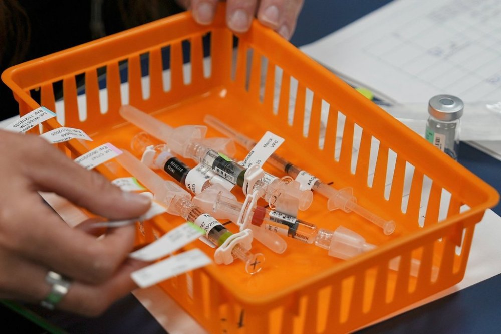 Doctors say changes to US vaccine recommendations are confusing parents and could harm kids