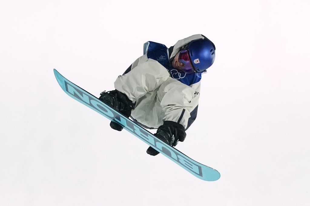 Japan's Ogiwara tops qualifying for men's big air as snowboarding