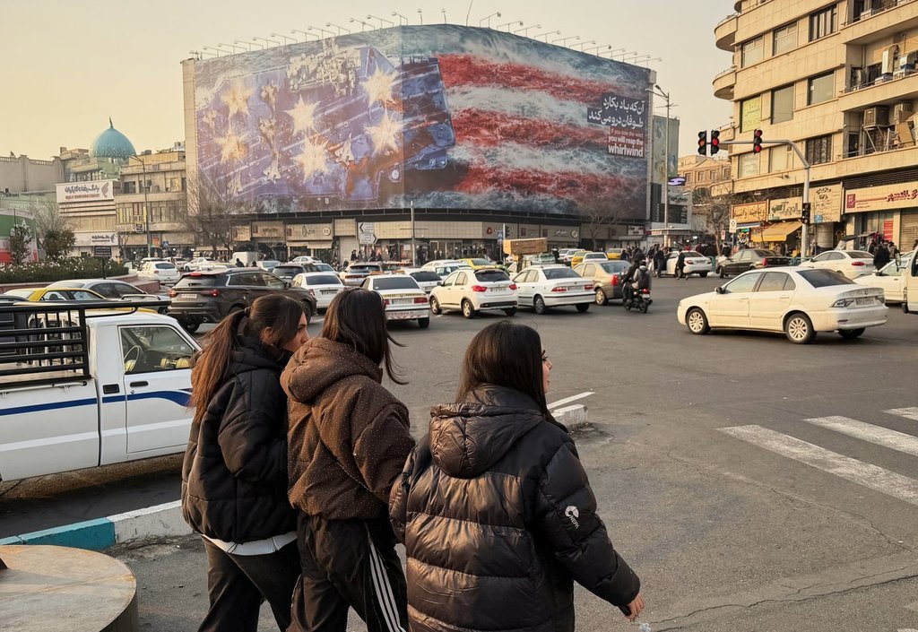 Activists say Iran's crackdown has killed at least 6,221 people, as the country's currency plunges