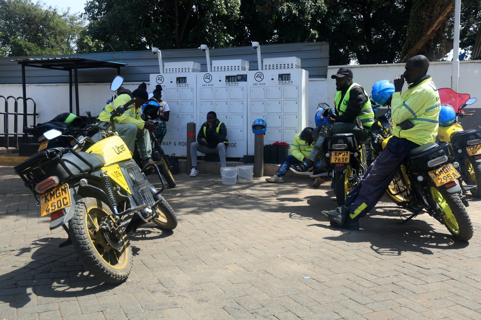 Kenyan E-Motorcycle Firm Roam Electric Reports Doubled Demand Amid Gasoline Price Surges