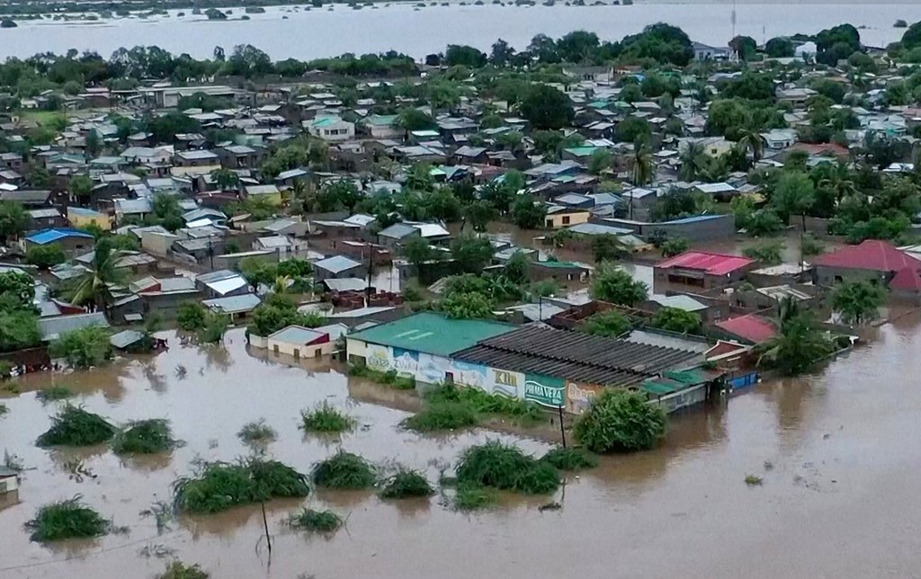 Mozambique Faces Flooding Displacing Over 300,000 People