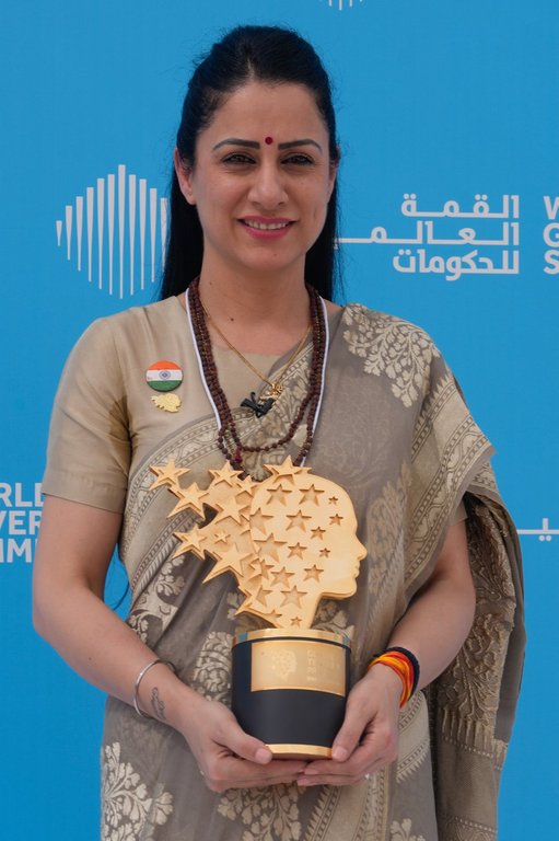 Indian teacher who created hundreds of learning centers wins $1 million