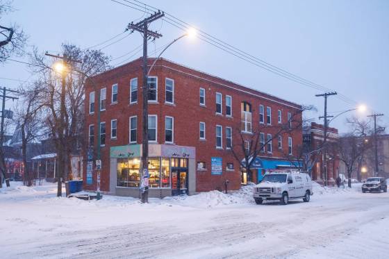 The building at 875 Westminster Ave. has been without heat for almost a month. (Mike Deal / Free Press files)